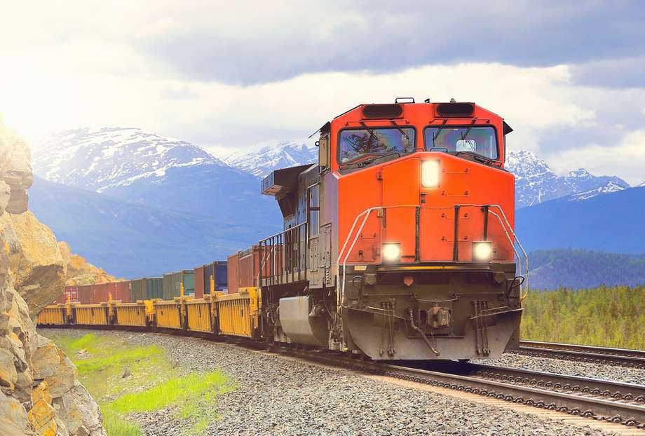 UP: Pros & Cons of Rail: Shipping Cost, Speed, Capacity and More